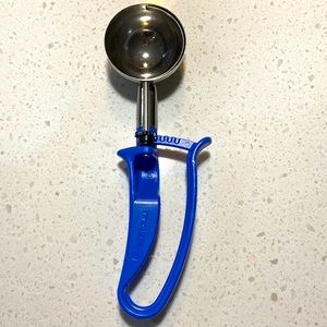 Zeroll Universal Standard Food Portion Control Scoop 2 1/4-Inch, Blue